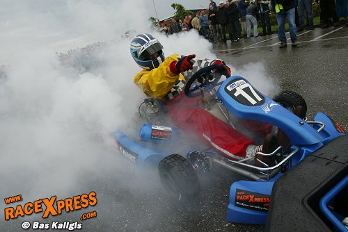 Hoofdrol Mark Retera tijdens karting demo Vudel Volgas: "Veel rokend rubber"